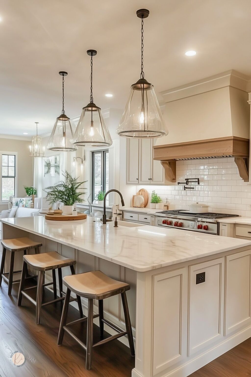 25 Timeless Kitchens That Never Go Out of Style - Kitchen Informant